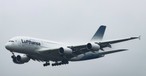 Der erste generalüberholte Rückkehrer: Der Airbus A380 mit dem Kennzeichen ...