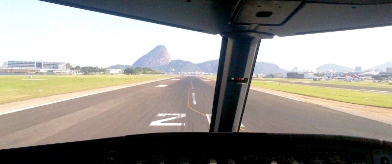 Airbus A320 beim Start in Santos Dumont: Kurze Piste und schwierige Umgebung gestatteten nur geringe Nutzlasten.