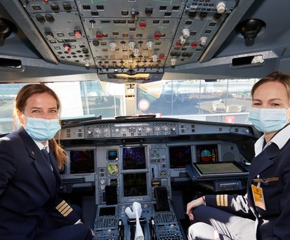 Platz 5 unter den großen, internationalen Fluggesellschaften: Lufthansa hat laut der Auswertung der International Society of Women Airline Pilots 2021 einen Frauenanteil von 6,9 Prozent im Cockpit.