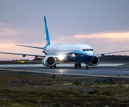 boeing 737 max 10 island