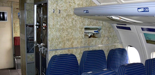 In der Kabine der Tu-154 hatte es für rund 180 Passagiere Platz. Oftmals versprühte das Innere kühlen Sowjet-Charme.