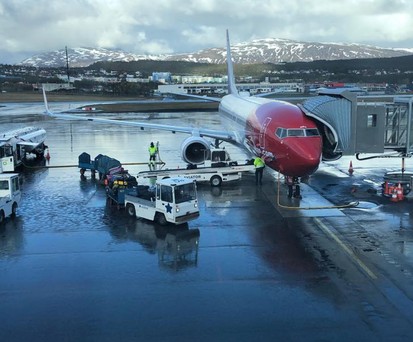 Boeing 737-800 von Norwegian am Flughafen Tromsø: Am 19. August gelang ein blinder Passagier ins Flugzezg.