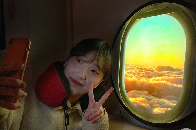 Selfie im Flieger: Immer mehr Bilder findet man im internet, bei denen Leute aus Spaß vorgeben, im Flugzeug zu sitzen.