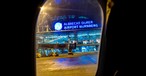 Blick auf den Flughafen Nürnberg bei Nacht: Die nächtlichen Flüge sind um 30 Prozent gestiegen.