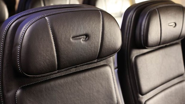 Der Haken: Der Sitzabstand verringert sich um zehn Zentimeter – auf das Niveau von Ryanair.