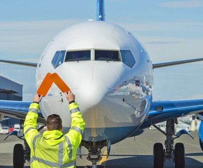 Boeing 737-800 von Pobeda: Die Fluggesellschaft darf ihre Flugzeuge nicht mehr selbst warten.