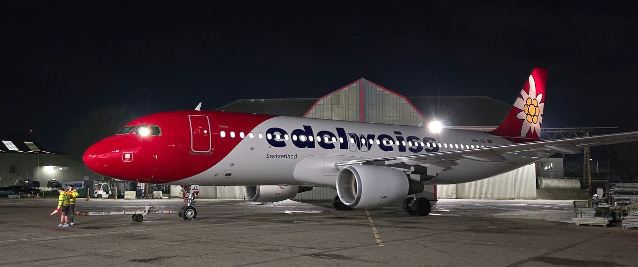 Airbus A320 von Edelweiss mit neuer Bemalung: Schon unterwegs.