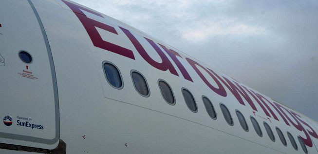Die Maschine gehört Sun Express Deutschland, einem Gemeinschaftsunternehmen von Lufthansa und Turkish Airlines. Sie ist von Gecas geleast.