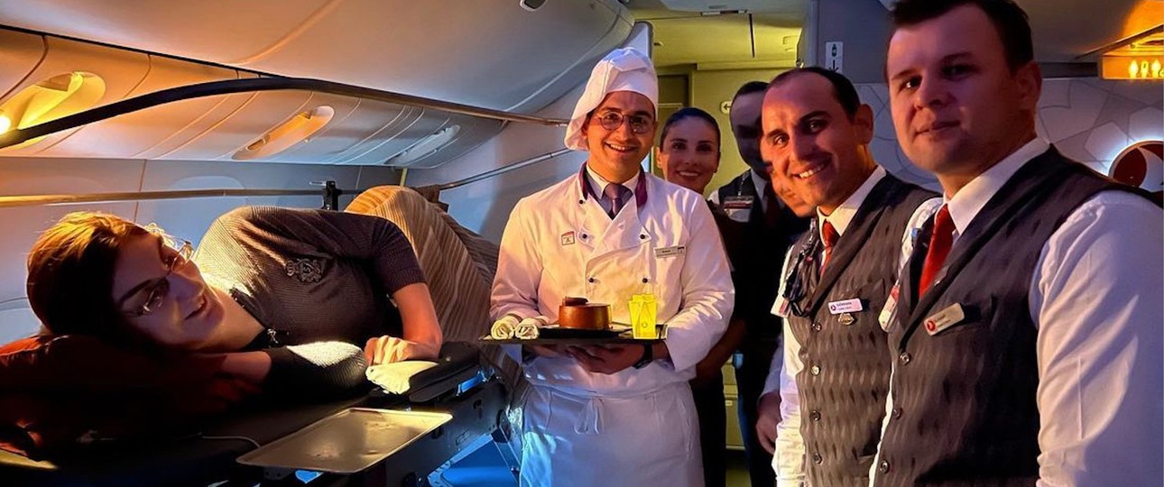 Rumeysa Gelgi im Flugzeug: Sie war glücklich an Bord.