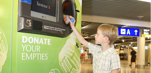 Der neue Automat in Frankfurt: Gutes tun beim Entsorgen.