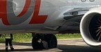 Boeing 737 Max von Gol: Die Maschine bleib im Asphalt stecken.