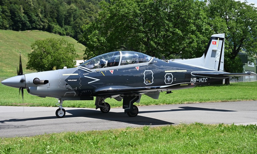 Pilatus PC-21 in ungewöhnlicher Lackierung: Über die HBHZC wird gerätselt.