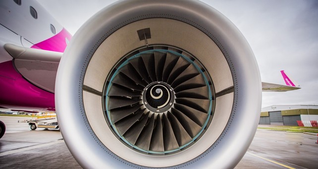 Flugzeug von Wizz Air: Die Triebwerke machten in der Hitze Probleme.