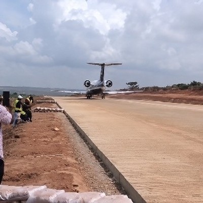 privatjet nigeria landung