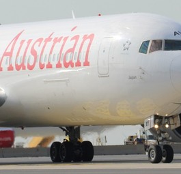 austrian airlines boeing 767 oe lay 01