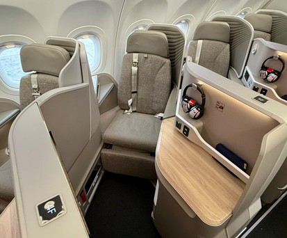 Was Iberia in ihren Airbus A321 XLR bietet: Hier zu sehen ist der Business-Sitz.