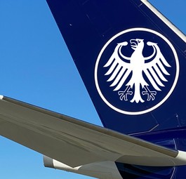 <p class="p1">Lufthansa Tail with state eagle: The state will be aboard soon.</p>