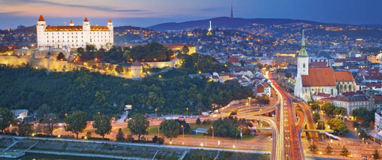 Bratislava: «Was darf es sein, gnädige Frau? Bus, Auto oder Flugzeugerl?»