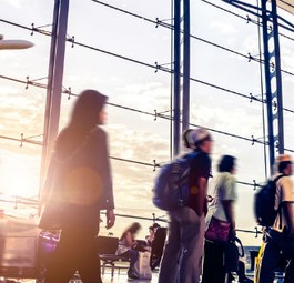 Flughafen: Bis 2018 wollen 80 Prozent der Flughäfen Beacons bereits aktiv nutzen, um Passagieren Orientierungs-Services zu bieten.