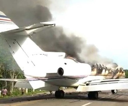 Hawker 700 von vermutlichen Drogenschmugglern: Fliehende Besatzung zündete den Jet an.