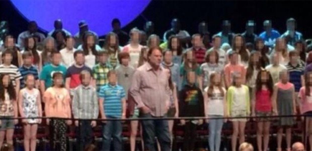 Da war die Welt noch in Ordnung: Der Kinderchor bei einem Auftritt in Kapstadt.
