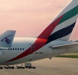 Flieger von Qatar und Emirates: Rücken die Airlines zusammen?