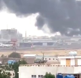 Feuer am Airport Khartoum: Aufnahmen vom Montag.