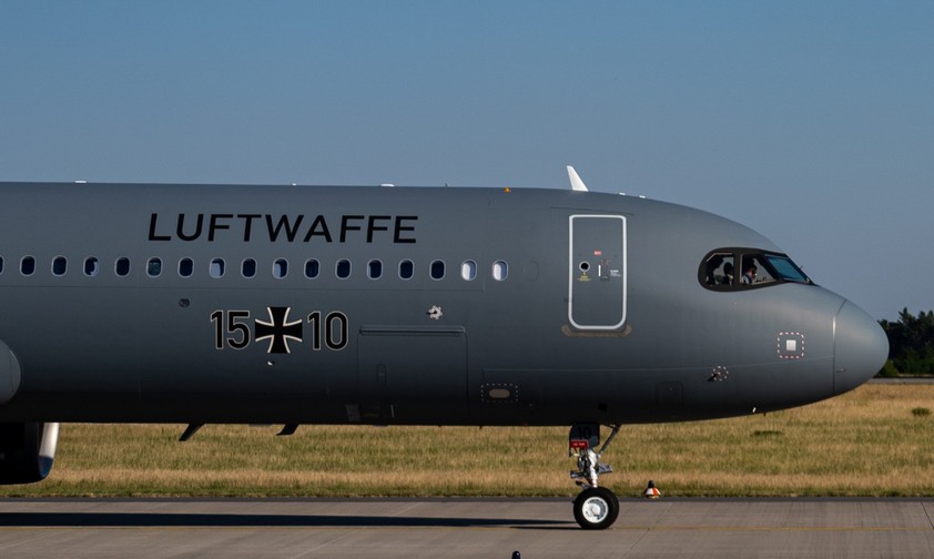 Airbus A321 LR der deutschen Luftwaffe: Mehr Tanks, mehr Reichweite.