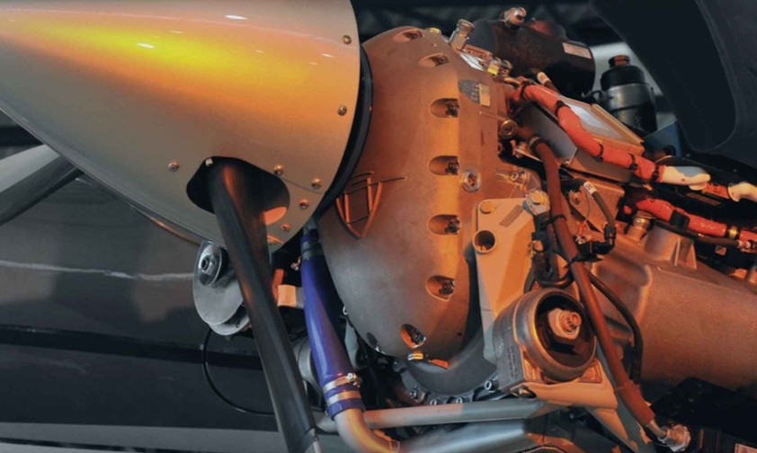 Der AE300 oder auch als E4-Motor von Austro Engines: Der Motor muss zur Inspektion.
