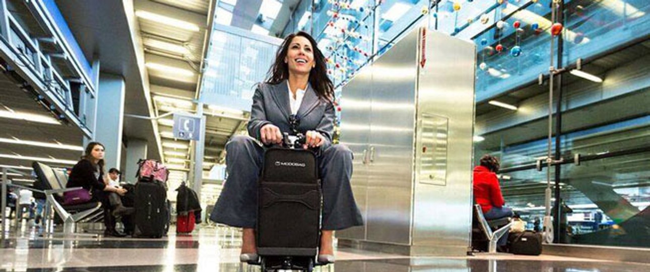 Koffer-Kuli auf Rollen: Der Modobag soll mit einem eingebauten Motor die Reisenden drei Mal schneller zum Gate bringen als zu Fuß.