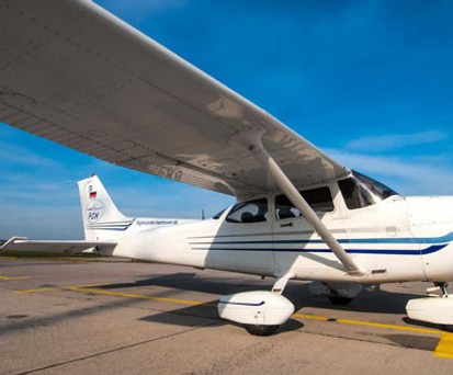 Privatflugzeug: Vor dem Start ist eine genaue Kontrolle wichtig.
