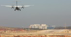 Flieger im Anflug auf den Airport Sde Dov: Ein Bild aus der Vergangenheit.