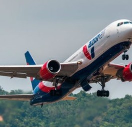 Flieger von Azur Air: Neue Ziele im Visier.