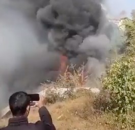 Unglücksstelle in Pokhara: Das Flugzeug stürzte in ein Flussbett.