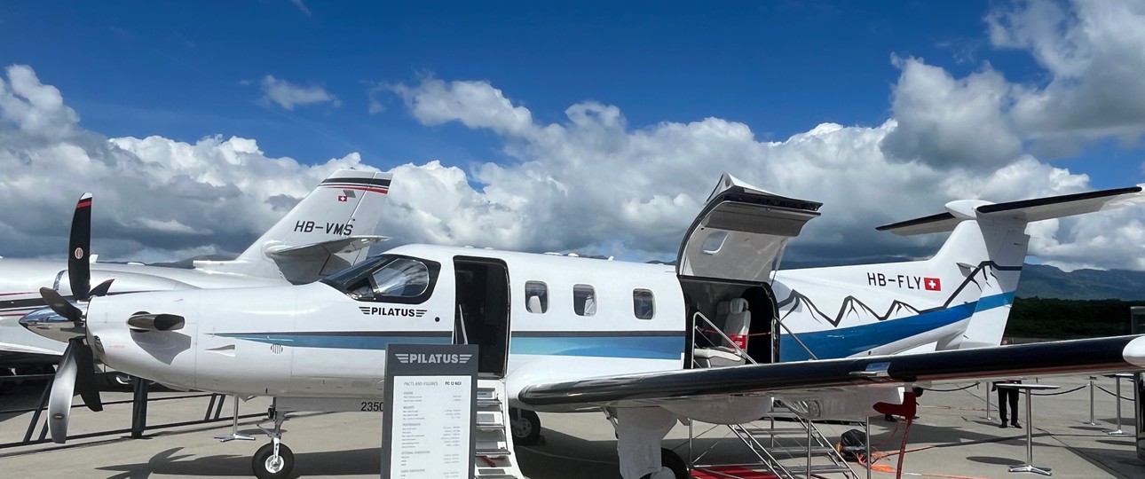 Eine PC-12 von Pilatus auf der Ebace 2024. Die Lieferzeit beträgt für das Flugzeug beträgt aktuell zwei bis drei Jahre.