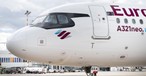 Airbus A321 Neo von Eurowings mit Sonnenbrille: Der Flieger wirbt für Eurowings Holidays.