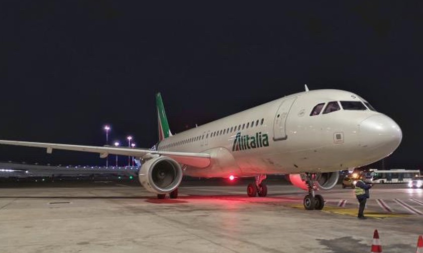 Der Airbus A320 mit dem Kennzeichen EI-DSV absolvierte den letzten Flug von Alitalia.