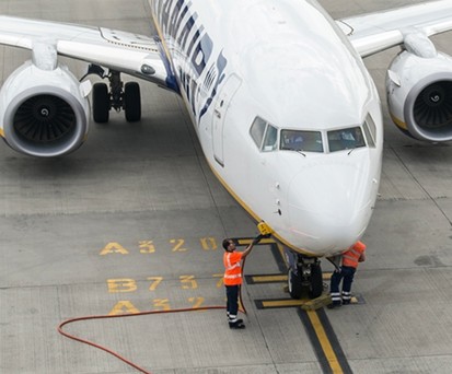 Flugzeug von Ryanair in Charleroi (Symbolbild): Es kam zu Umleitungen.
