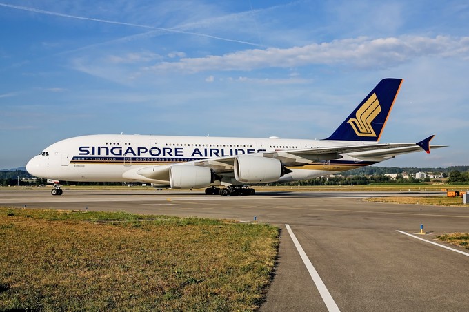 Das Bett lässt sich verstauen, um mehr Platz zu schaffen. Für Paare können die ersten beiden Suiten zu einer mit Doppelbett umgewandelt werden. Fünf A380 sind bereits umgebaut,