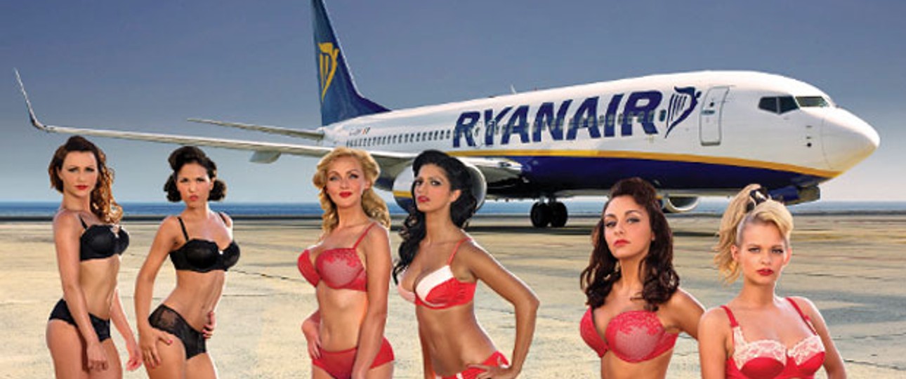 Der Pin Up Kalender von Ryanair: Wer schlank ist, darf vielleicht hinein.