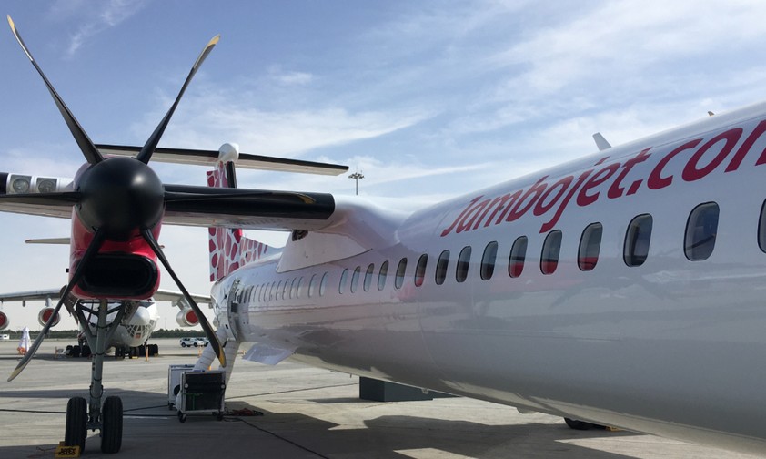 Eine Dash 8-400 der kenianischen Jambojet: Afrika und Asien wichtig für den Flieger.