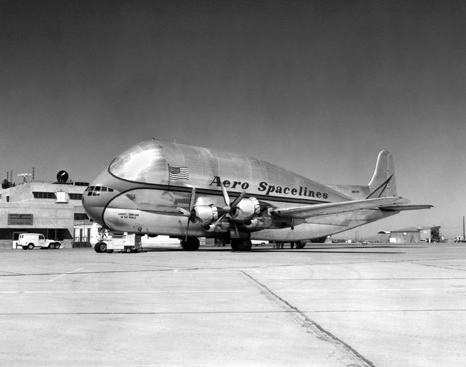 Pregnant Guppy im Jahr 1962: Die Form des Flugzeugs erinnert an einen schwangeren Guppy-Fisch - daher der Name. Der Transporter basierte auf einer Boeing 377 Stratocruiser. Nur ein Exemplar wurde gebaut und diente der Nasa zum Transport von Teilen des Apollo-Raumfahrtprogrammes. Allerdings entstanden weitere ...