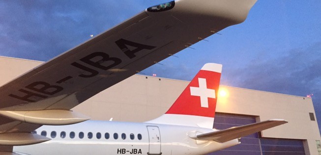 Am Mittwoch wurde sie – ein Exemplar der kleineren Variante CS100 – von Bombardier offiziell an Swiss übergeben.