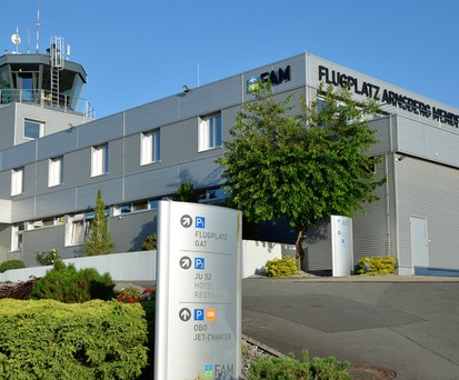 Flugplatz Arnsberg: Hier steht das Flugzeug von Friedrich Merz.