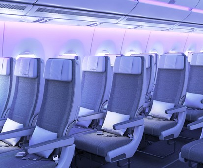 Cabin of an Airbus A350: Soon with new window technology.