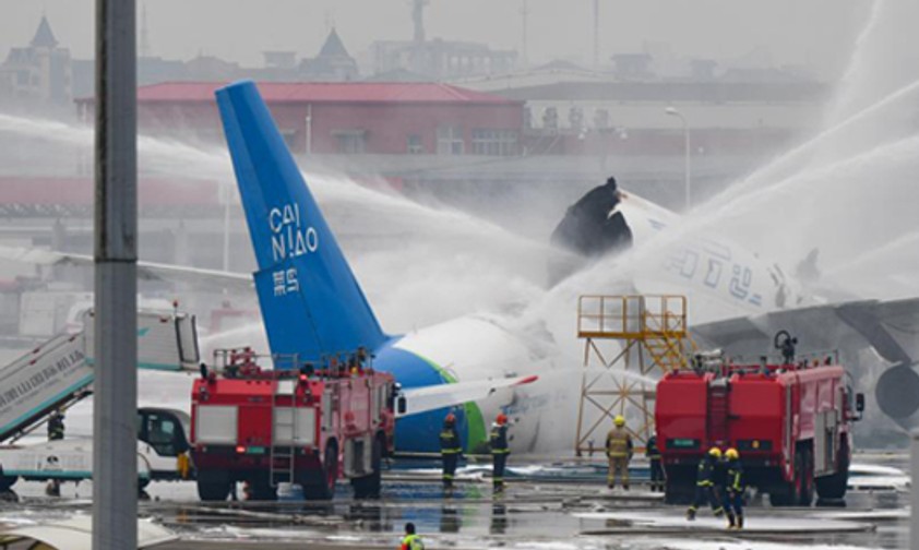 Der auseindergebroche Rumpf der Tupolev Tu-204 in Hangzhou: Nichts mehr zu retten.