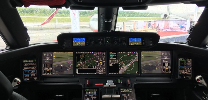 Das Cockpit von Gulfstreams G500 mit aktiven Sidesticks.