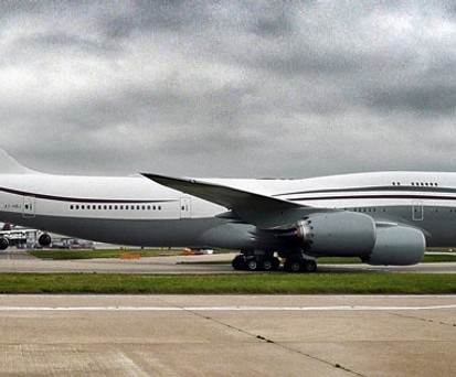 Boeing 747-8 von Amiri Flight: Nächtlicher Abstecher nach Zürich.