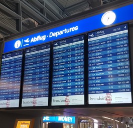 Abflugshalle in Düsseldorf: Es kam zu Tumulten.