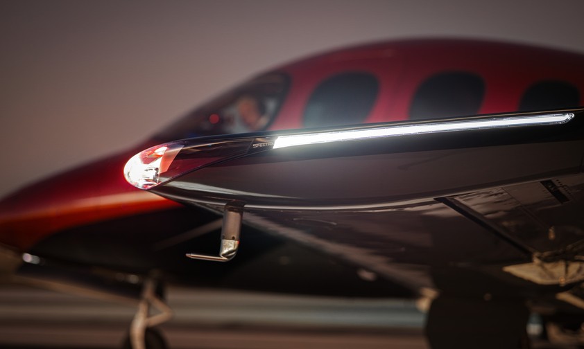 VIsion Jet der dritten Generation: Spectra-Lights an den Flügelspitzen sorgen für eine bessere Sichtbarkeit.